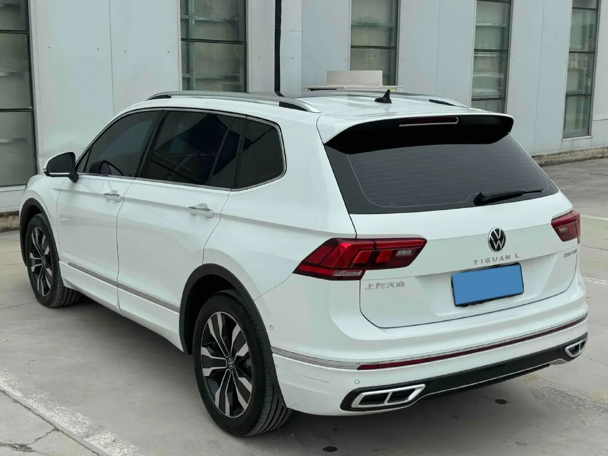 2024 Volkswagen Tiguan L 2.0T 186HP L4 7DCT,autocango,china used car exporter,china ev exporter,chinese used car exporter,chinese used ev exporter