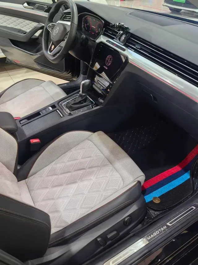 2023 Volkswagen Magotan 2.0T 220HP L4 7DCT,autocango,china used car exporter,china ev exporter,chinese used car exporter,chinese used ev exporter