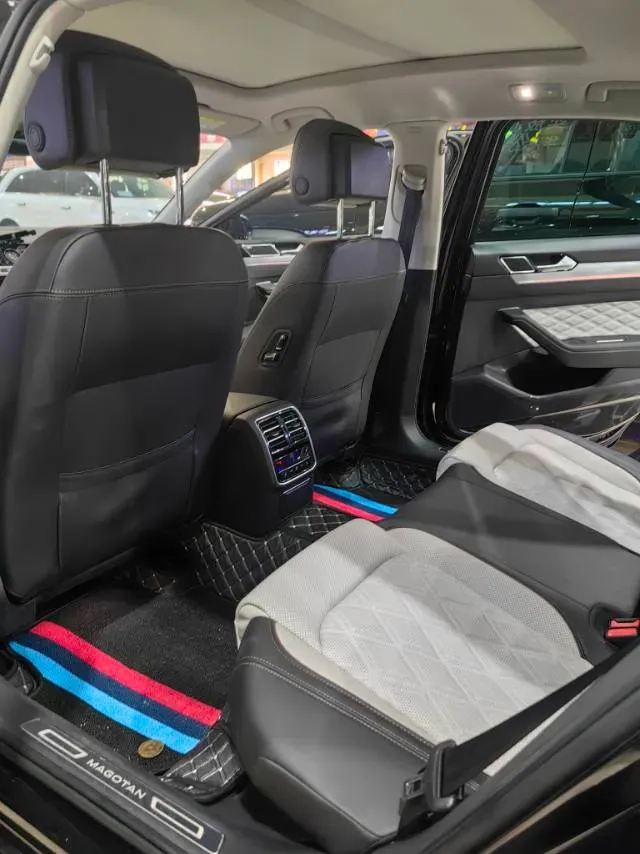 2023 Volkswagen Magotan 2.0T 220HP L4 7DCT,autocango,china used car exporter,china ev exporter,chinese used car exporter,chinese used ev exporter