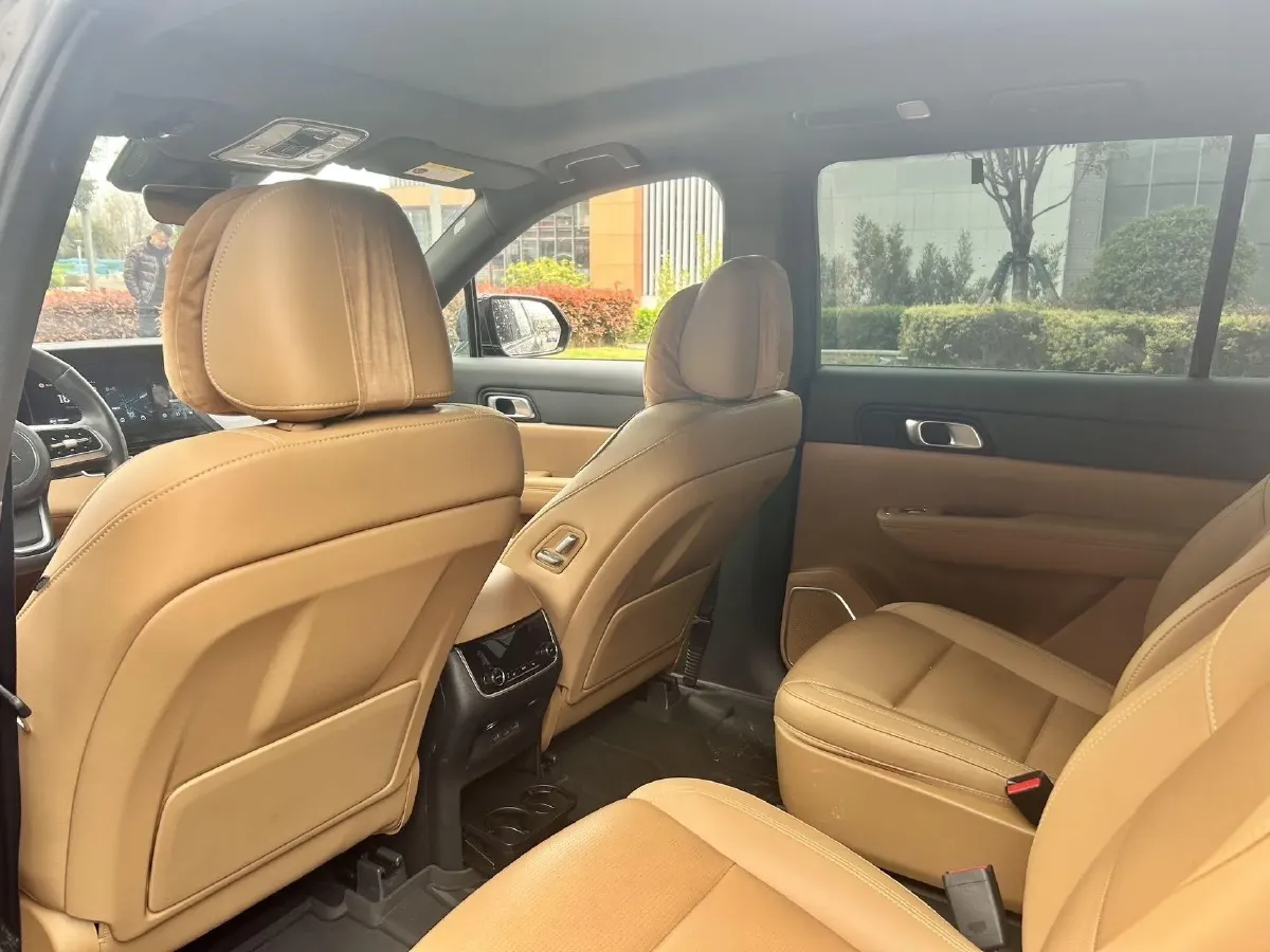 2021 Li ONE Range Extended 131HP REEV 40.5KWH,autocango,china used car exporter,china ev exporter,chinese used car exporter,chinese used ev exporter