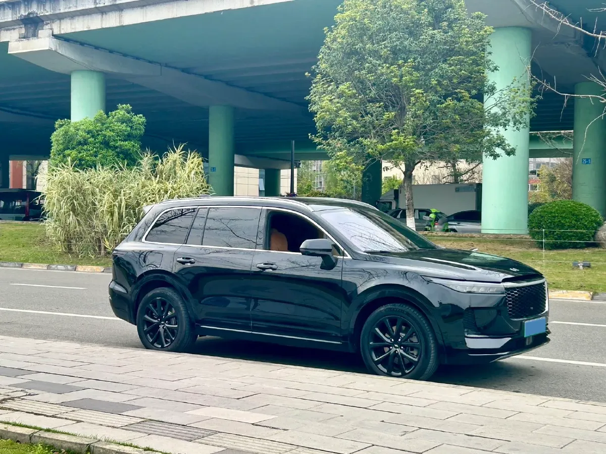 2021 Li ONE Range Extended 131HP REEV 40.5KWH,autocango,china used car exporter,china ev exporter,chinese used car exporter,chinese used ev exporter