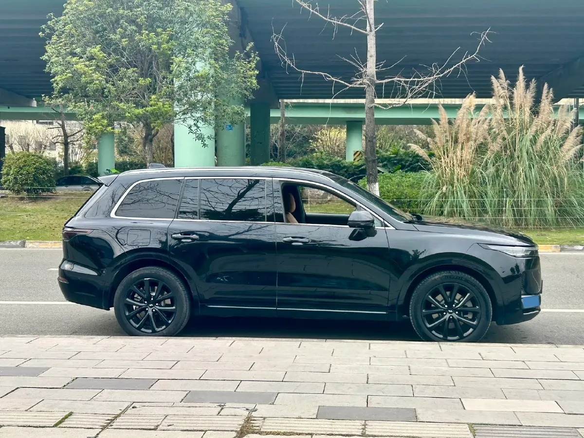 2021 Li ONE Range Extended 131HP REEV 40.5KWH,autocango,china used car exporter,china ev exporter,chinese used car exporter,chinese used ev exporter