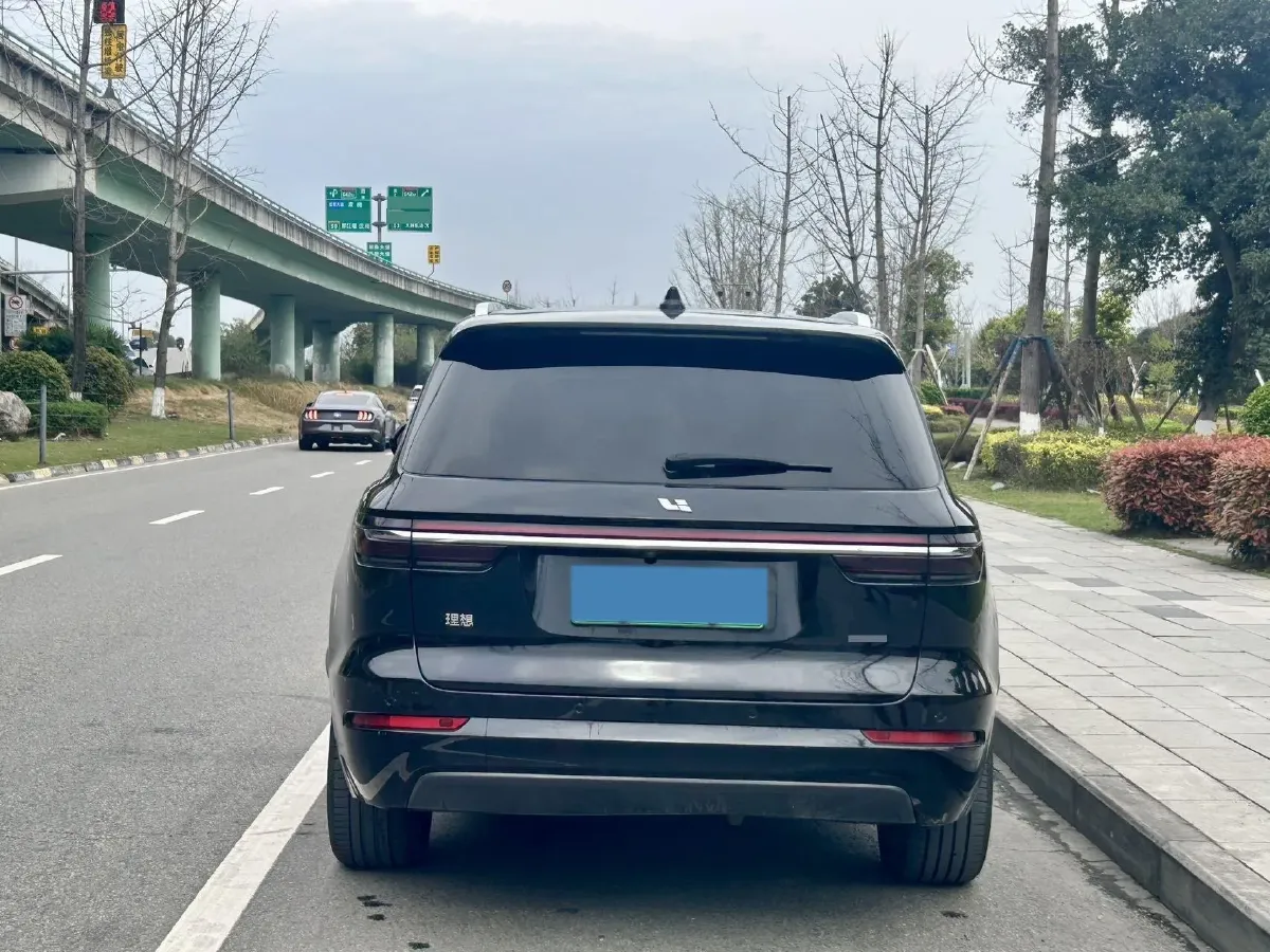 2021 Li ONE Range Extended 131HP REEV 40.5KWH,autocango,china used car exporter,china ev exporter,chinese used car exporter,chinese used ev exporter