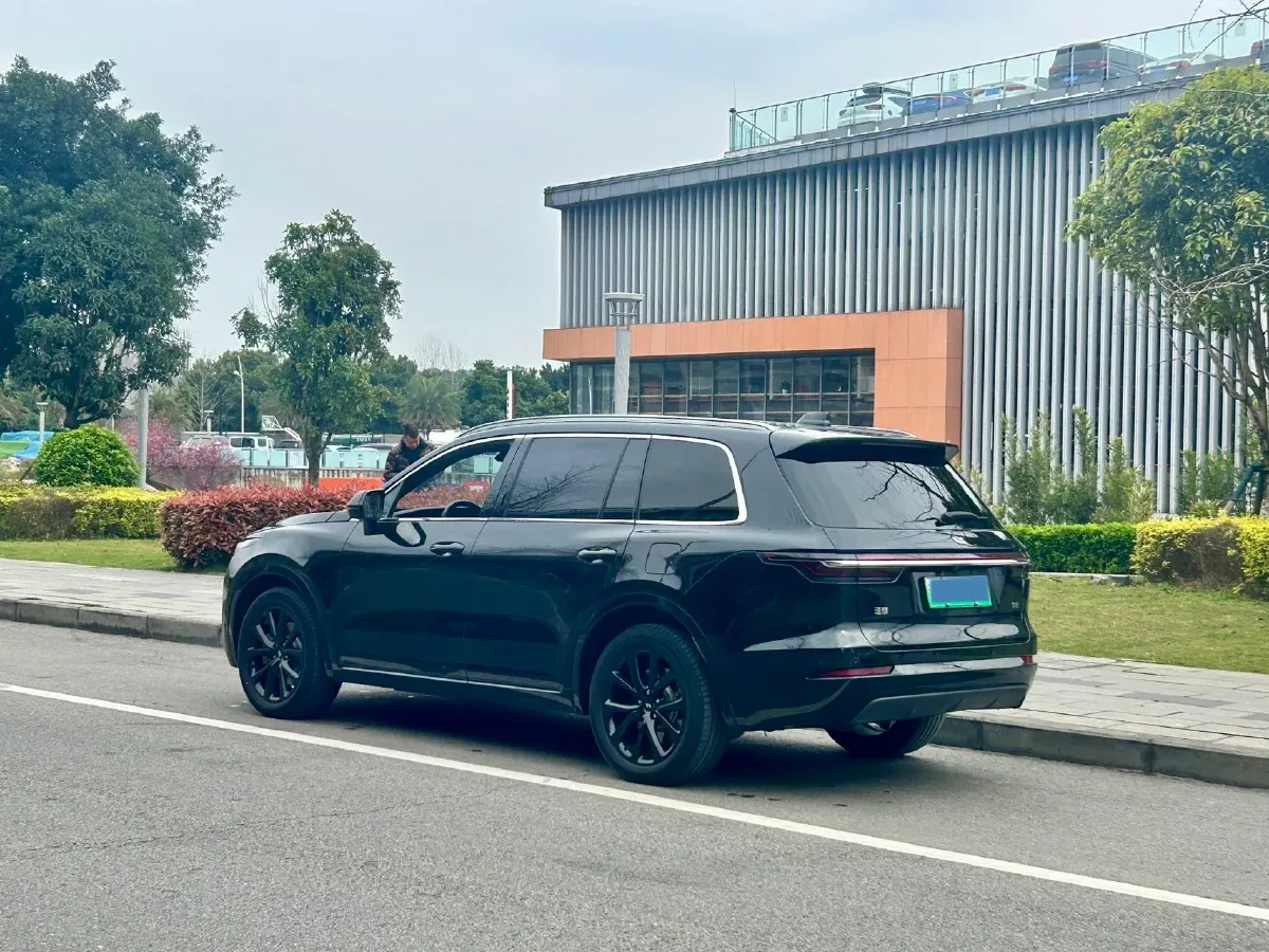 2021 Li ONE Range Extended 131HP REEV 40.5KWH,autocango,china used car exporter,china ev exporter,chinese used car exporter,chinese used ev exporter