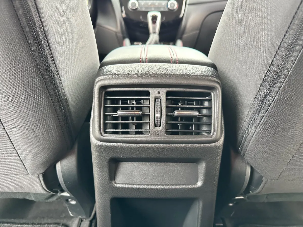 2019 Nissan Qashqai 2.0L 154HP L4 CVT,autocango,china used car exporter,china ev exporter,chinese used car exporter,chinese used ev exporter