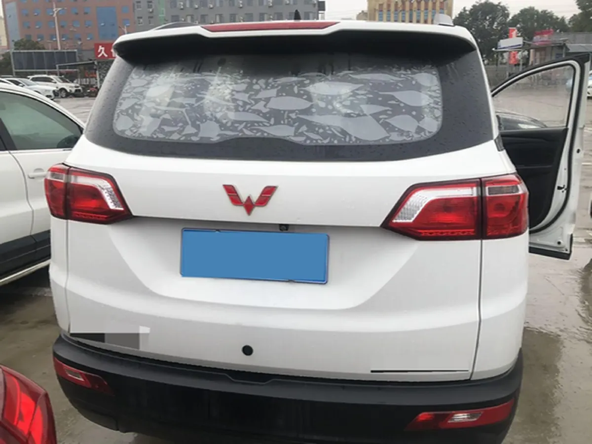 2016 BaoJun 560 1.5T 150HP L4 6MT,autocango,china used car exporter,china ev exporter,chinese used car exporter,chinese used ev exporter