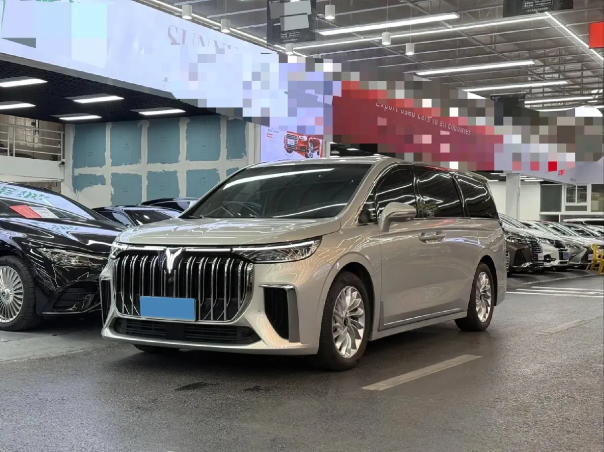 2024 Voyah Dream 1.5T 150HP L4 PHEV 43KWH,autocango,china used car exporter,china ev exporter,chinese used car exporter,chinese used ev exporter