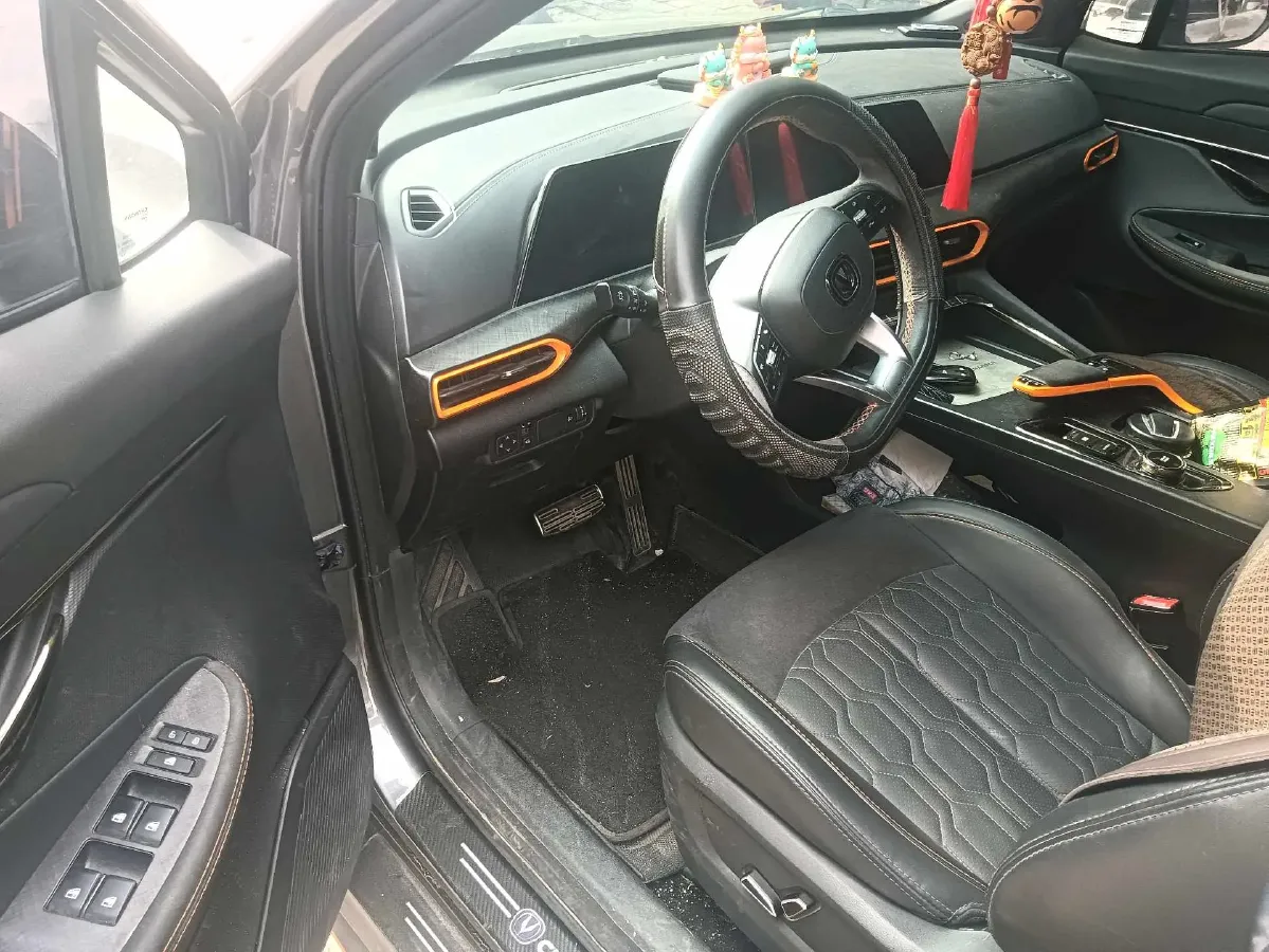 2022 ChangAn UNI-T 2.0T 233HP L4 8AT,autocango,china used car exporter,china ev exporter,chinese used car exporter,chinese used ev exporter