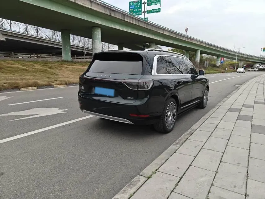 2024 AITO AITO M9 1.5T 152HP L4 REEV 42KWH,autocango,china used car exporter,china ev exporter,chinese used car exporter,chinese used ev exporter