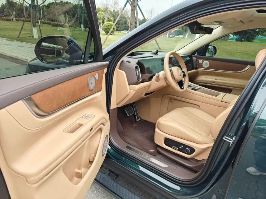 2024 AITO AITO M9 1.5T 152HP L4 REEV 42KWH,autocango,china used car exporter,china ev exporter,chinese used car exporter,chinese used ev exporter