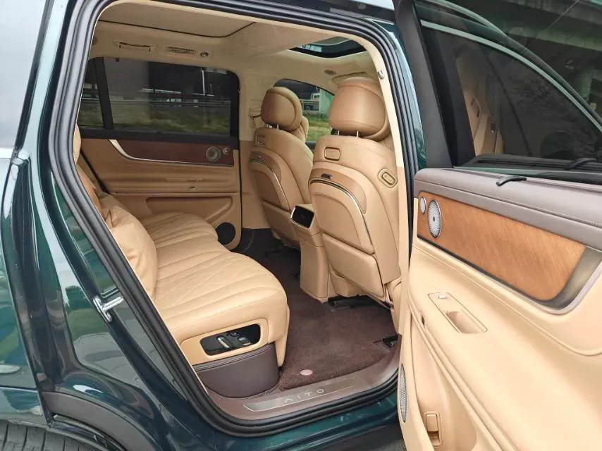 2024 AITO AITO M9 1.5T 152HP L4 REEV 42KWH,autocango,china used car exporter,china ev exporter,chinese used car exporter,chinese used ev exporter