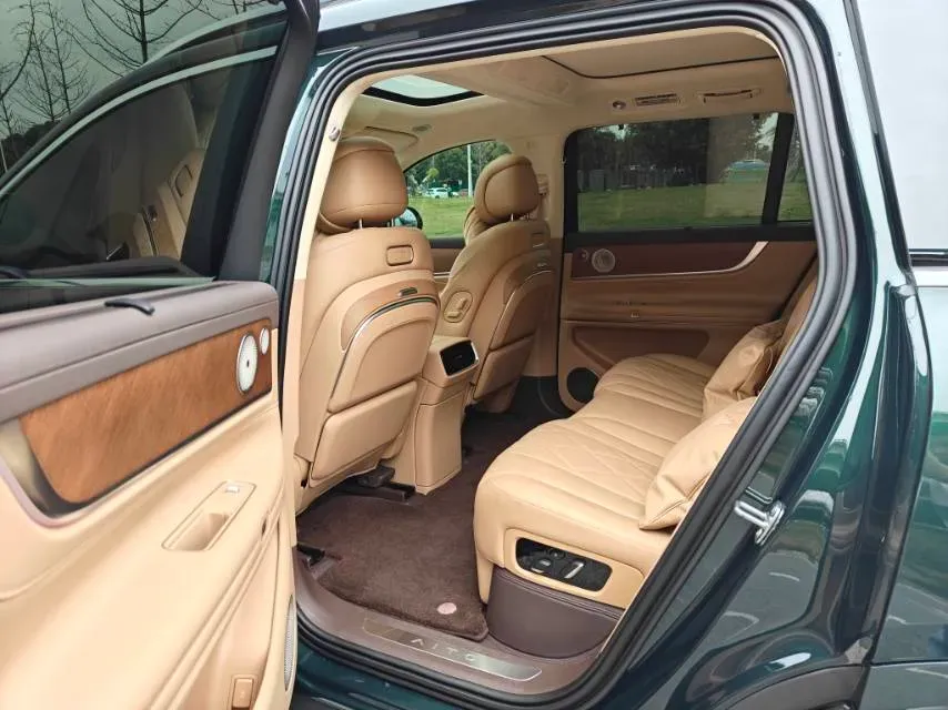 2024 AITO AITO M9 1.5T 152HP L4 REEV 42KWH,autocango,china used car exporter,china ev exporter,chinese used car exporter,chinese used ev exporter