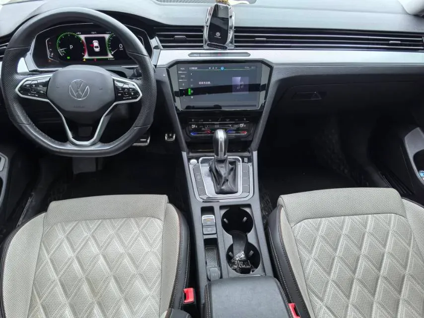 2023 Volkswagen Magotan 2.0T 186HP L4 7DCT,autocango,china used car exporter,china ev exporter,chinese used car exporter,chinese used ev exporter