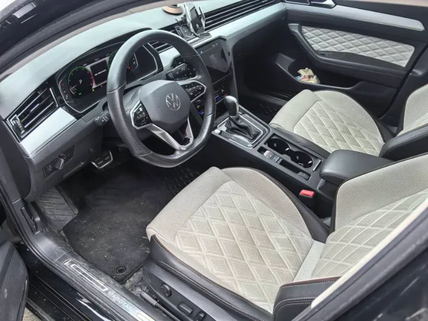 2023 Volkswagen Magotan 2.0T 186HP L4 7DCT,autocango,china used car exporter,china ev exporter,chinese used car exporter,chinese used ev exporter