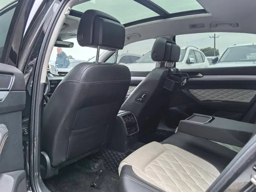 2023 Volkswagen Magotan 2.0T 186HP L4 7DCT,autocango,china used car exporter,china ev exporter,chinese used car exporter,chinese used ev exporter