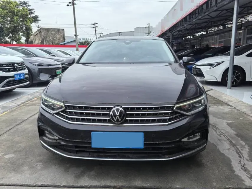 2023 Volkswagen Magotan 2.0T 186HP L4 7DCT,autocango,china used car exporter,china ev exporter,chinese used car exporter,chinese used ev exporter