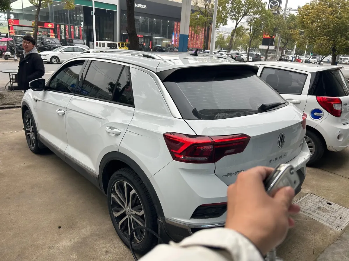 2021 Volkswagen T-Roc 1.4T 150HP L4 7DCT,autocango,china used car exporter,china ev exporter,chinese used car exporter,chinese used ev exporter