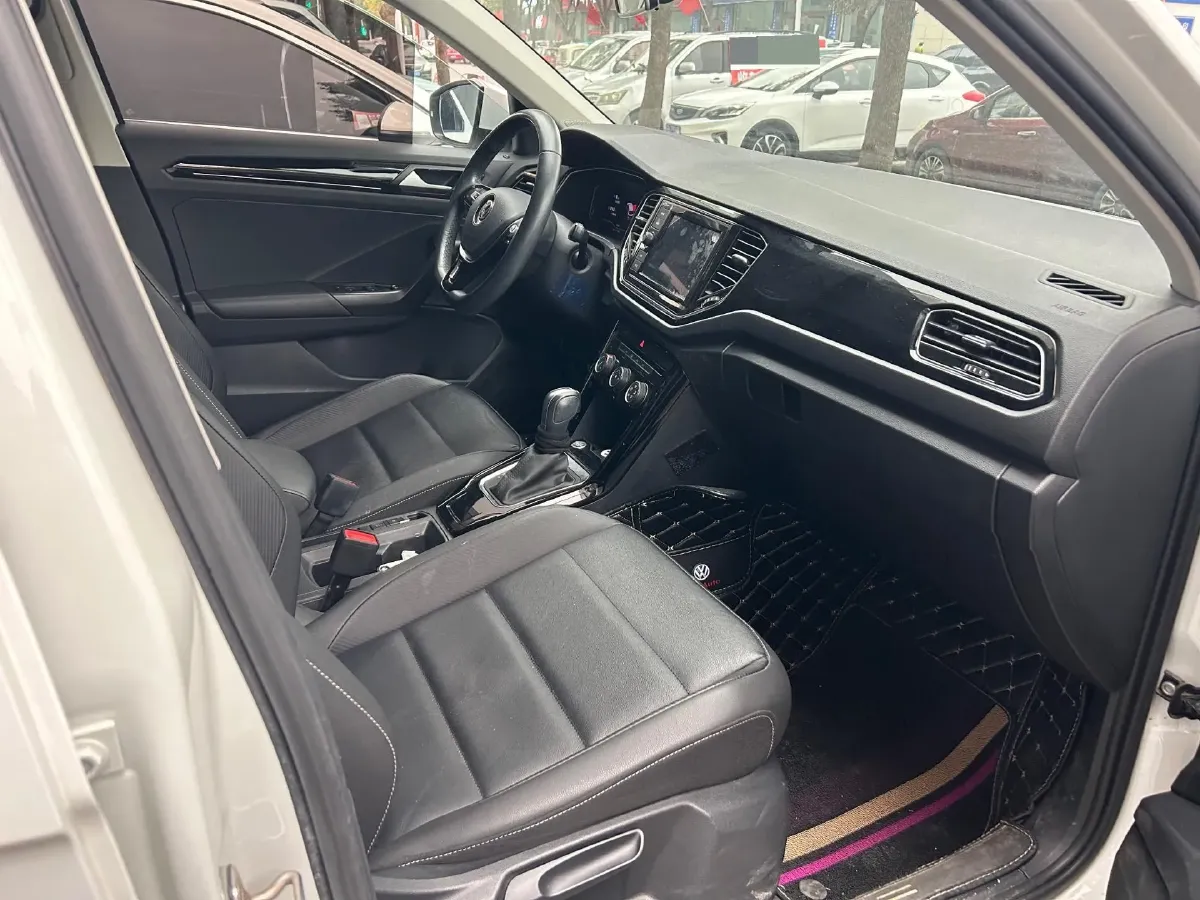 2021 Volkswagen T-Roc 1.4T 150HP L4 7DCT,autocango,china used car exporter,china ev exporter,chinese used car exporter,chinese used ev exporter