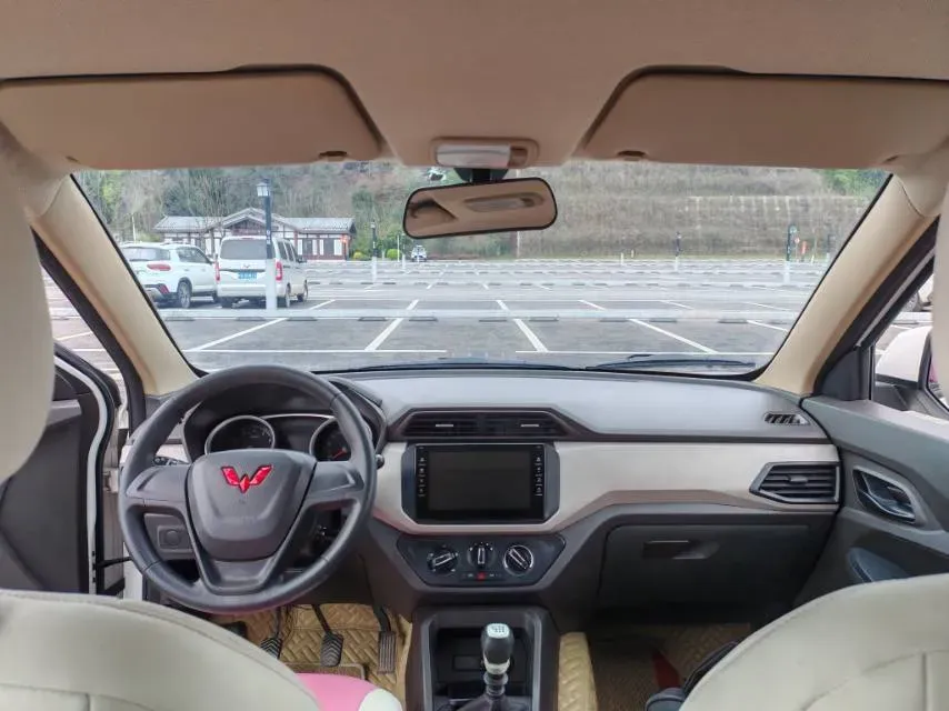 2021 WuLing HongGuang 1.5L 99HP L4 6MT,autocango,china used car exporter,china ev exporter,chinese used car exporter,chinese used ev exporter