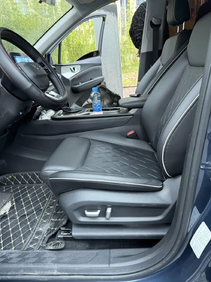 2022 Venucia T60 1.6L 126HP L4 CVT,autocango,china used car exporter,china ev exporter,chinese used car exporter,chinese used ev exporter