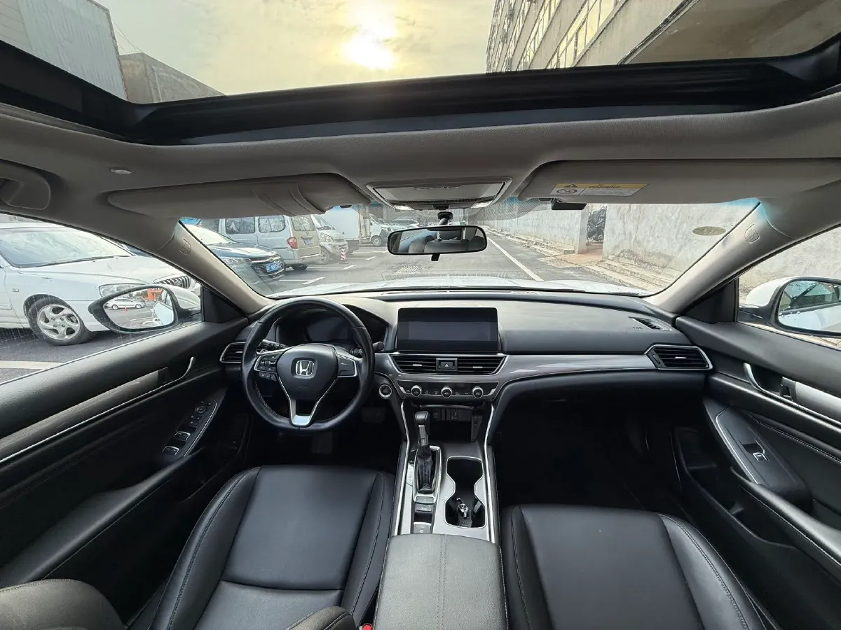 2022 Honda Accord 1.5T 194HP L4 CVT,autocango,china used car exporter,china ev exporter,chinese used car exporter,chinese used ev exporter