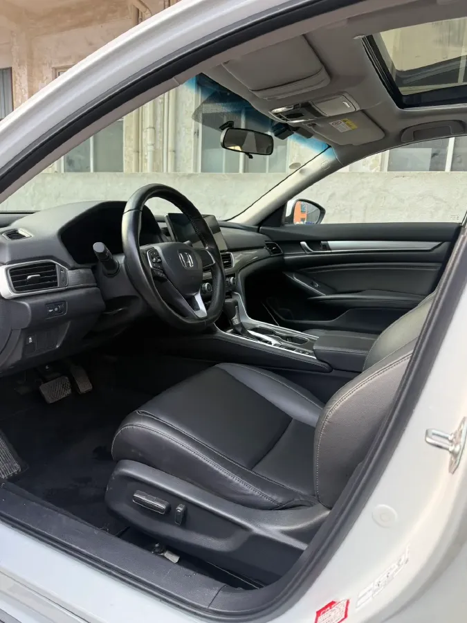 2022 Honda Accord 1.5T 194HP L4 CVT,autocango,china used car exporter,china ev exporter,chinese used car exporter,chinese used ev exporter