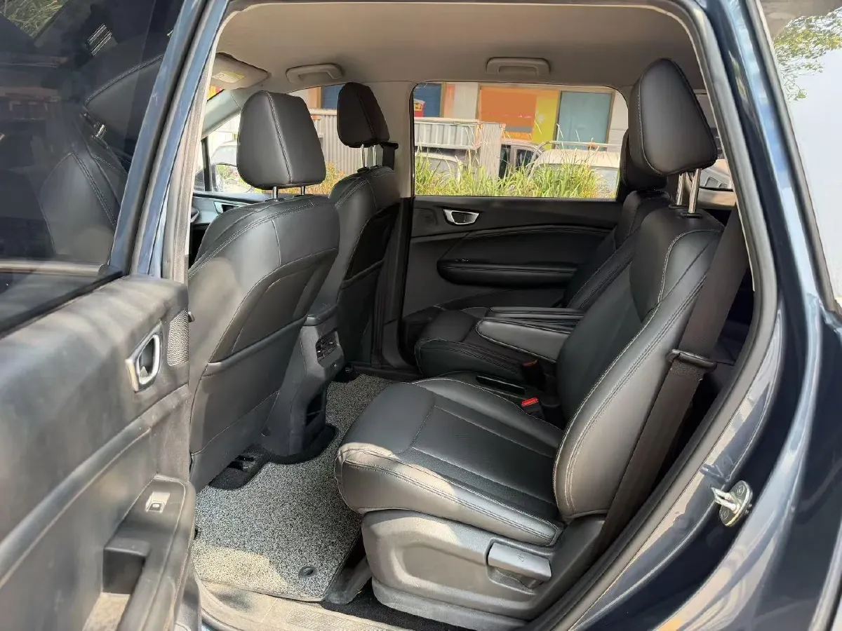 2022 Venucia T60 1.6L 126HP L4 CVT,autocango,china used car exporter,china ev exporter,chinese used car exporter,chinese used ev exporter