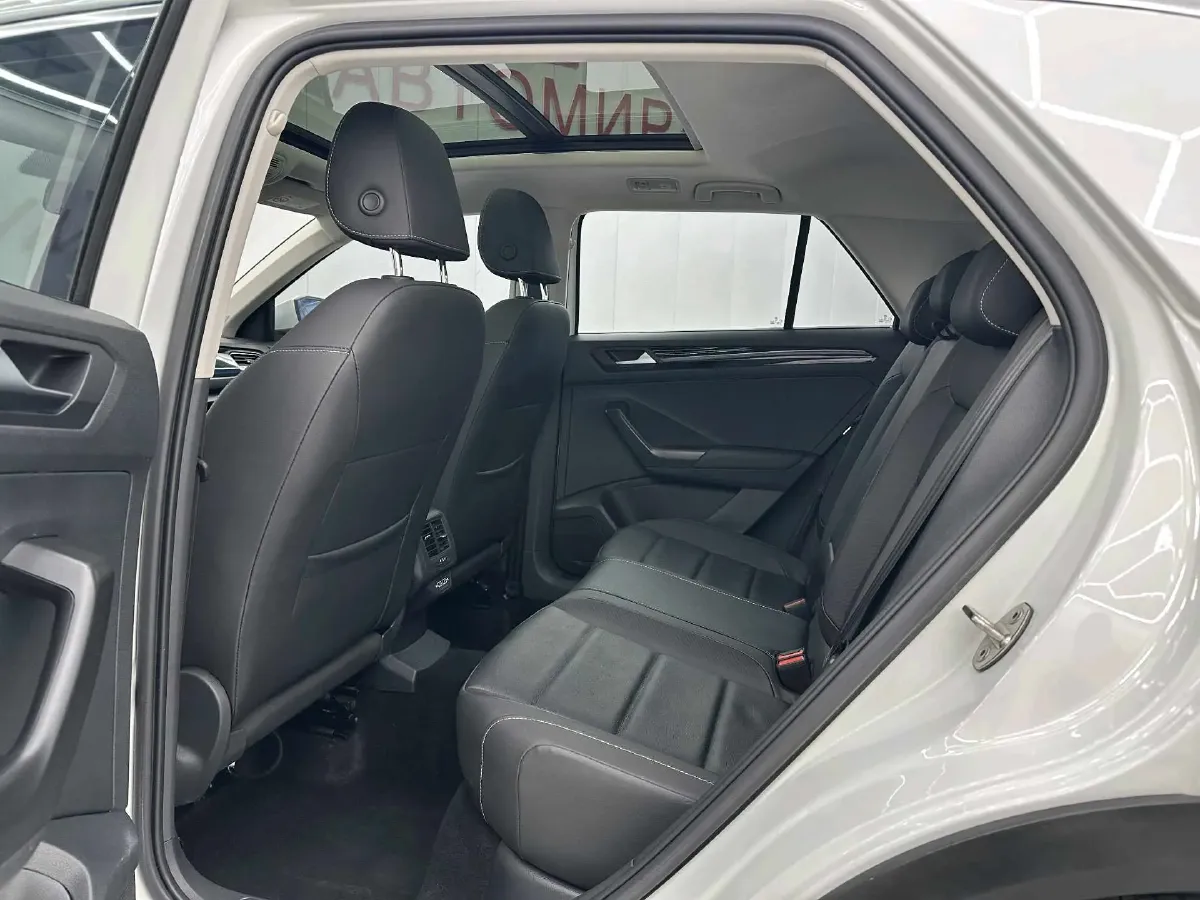 2022 Volkswagen T-Roc 1.4T 150HP L4 7DCT,autocango,china used car exporter,china ev exporter,chinese used car exporter,chinese used ev exporter