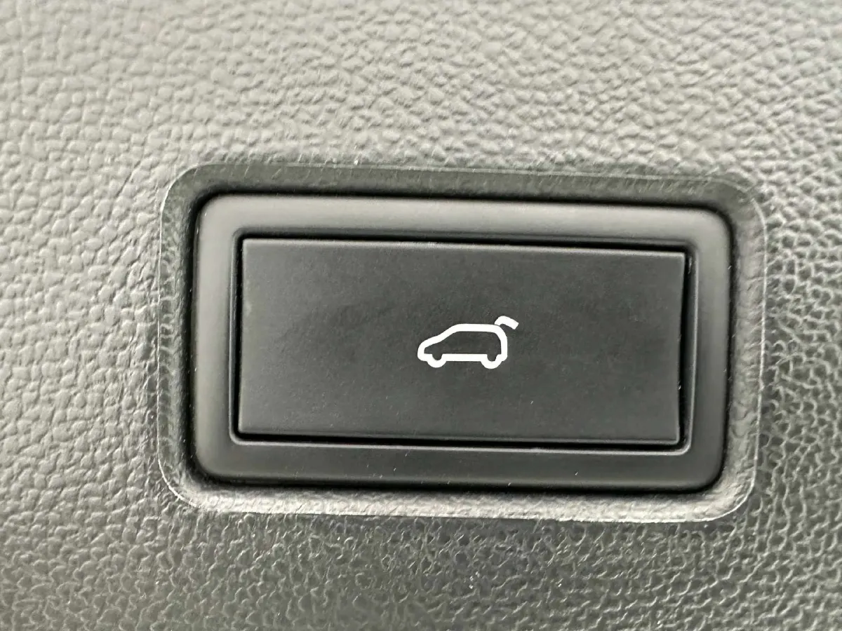 2022 Volkswagen T-Roc 1.4T 150HP L4 7DCT,autocango,china used car exporter,china ev exporter,chinese used car exporter,chinese used ev exporter