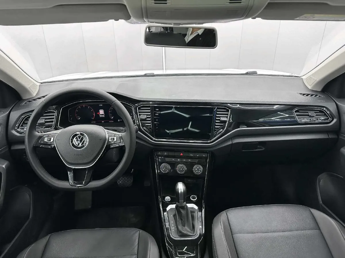 2022 Volkswagen T-Roc 1.4T 150HP L4 7DCT,autocango,china used car exporter,china ev exporter,chinese used car exporter,chinese used ev exporter