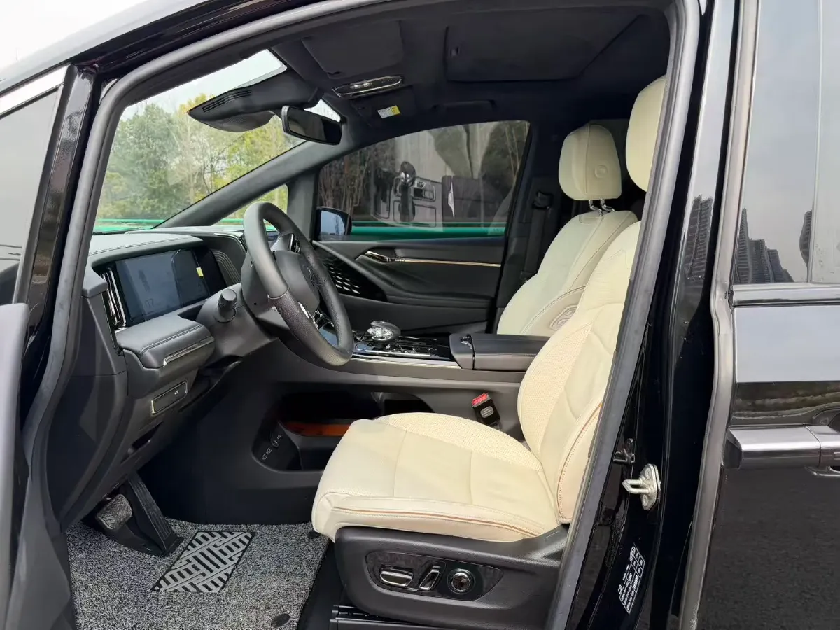 2023 GAC Trumpchi M8 2.0T 252HP L4 8AT,autocango,china used car exporter,china ev exporter,chinese used car exporter,chinese used ev exporter