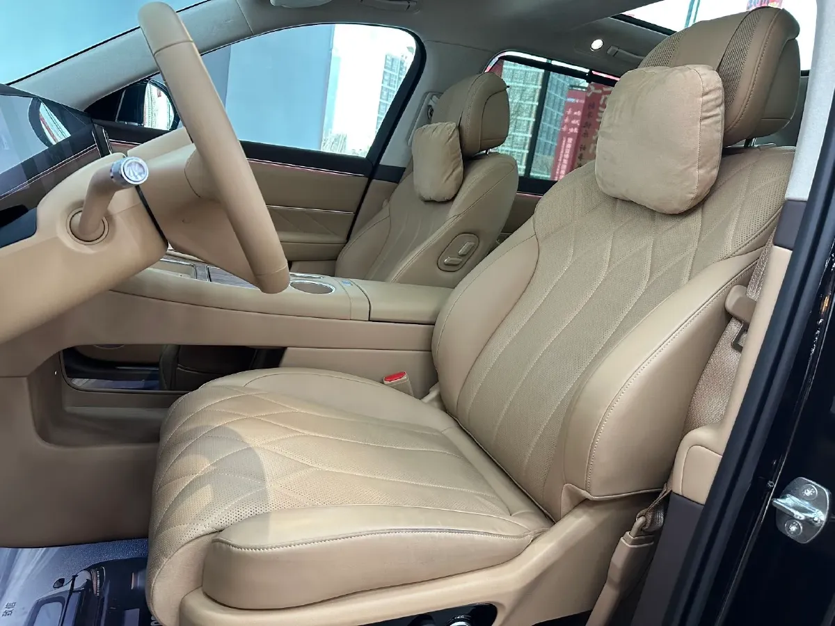 2025 AITO AITO M8 REEV 160HP REEV 53.4KWH,autocango,china used car exporter,china ev exporter,chinese used car exporter,chinese used ev exporter