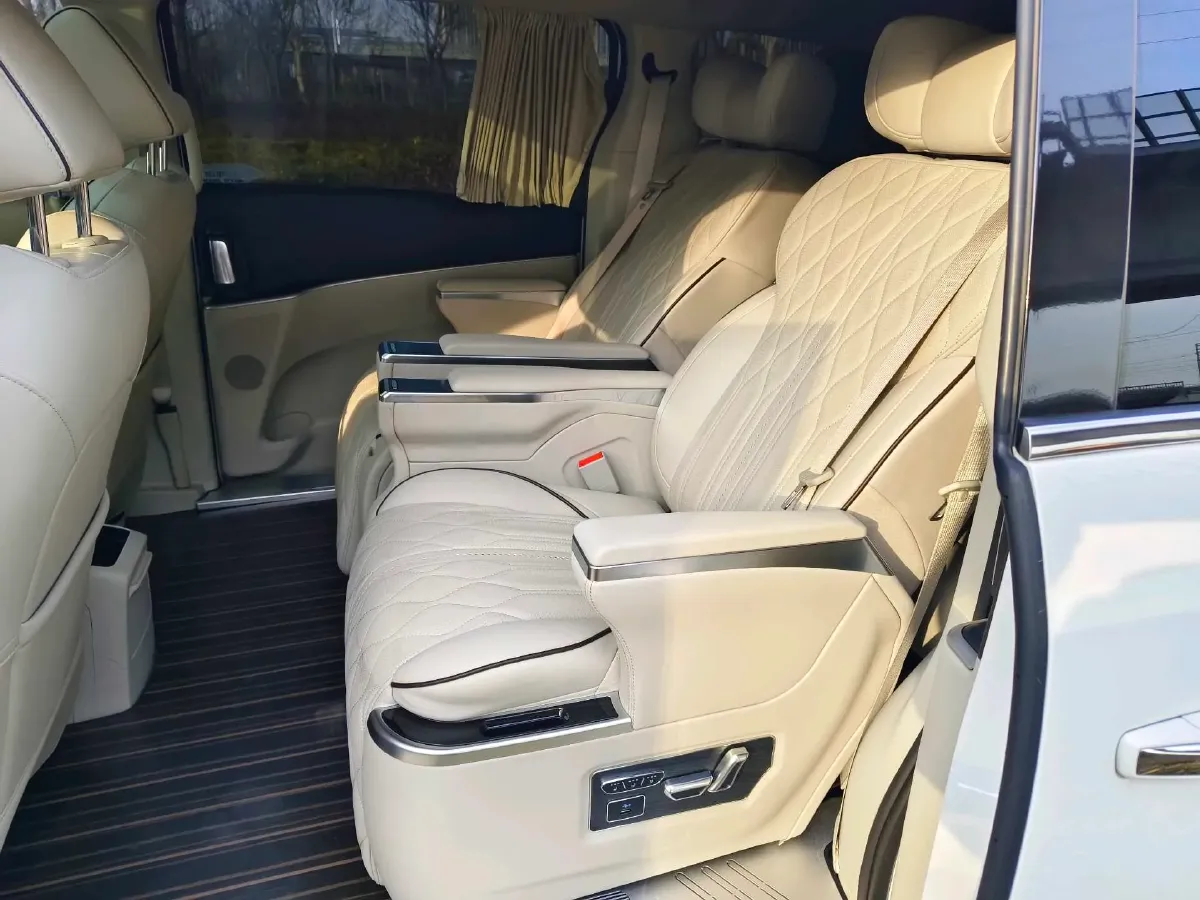 2021 Buick GL8 2.0T 237HP L4 9AT,autocango,china used car exporter,china ev exporter,chinese used car exporter,chinese used ev exporter