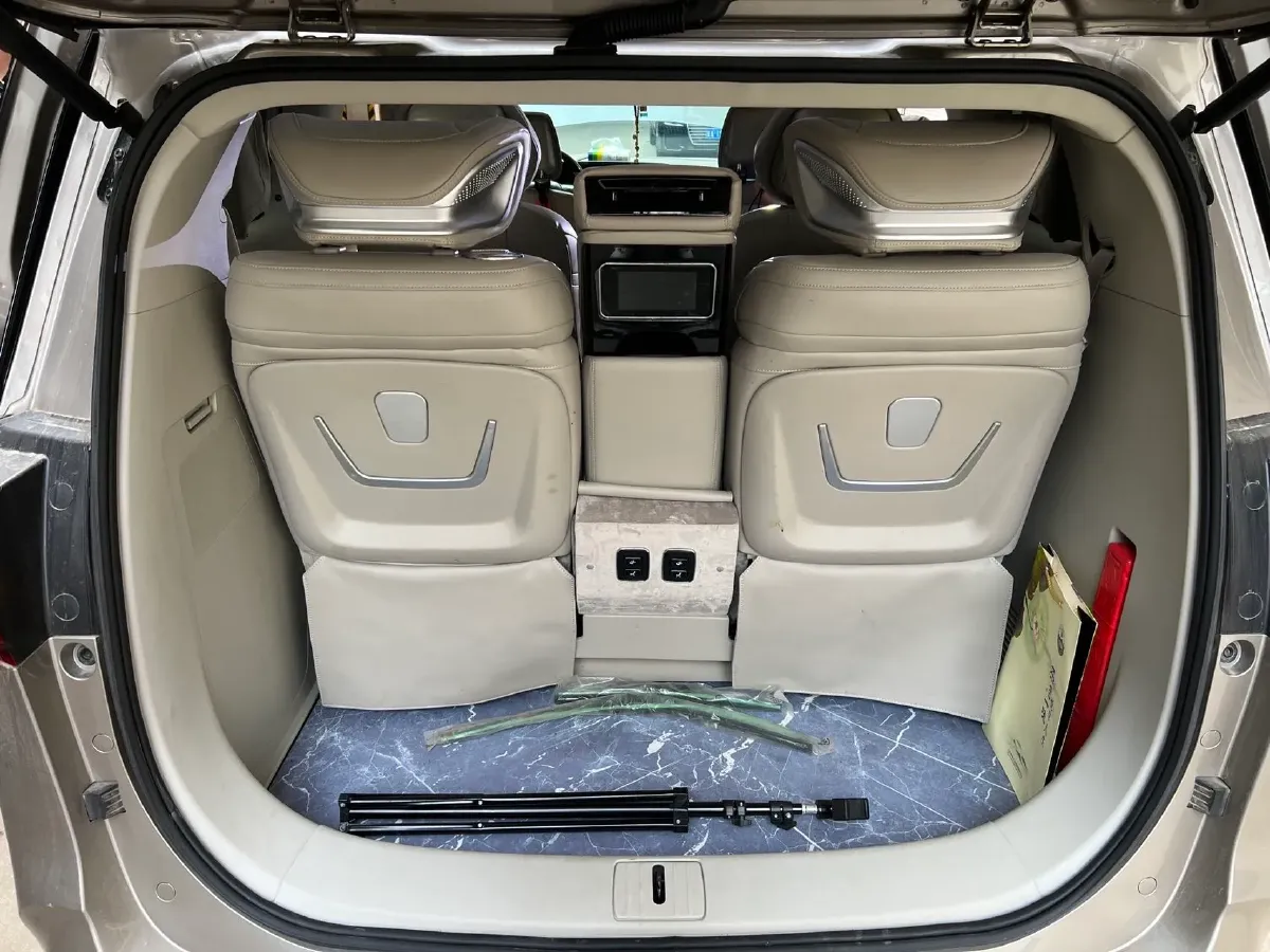 2023 Buick GL8 2.0T 237HP L4 9AT,autocango,china used car exporter,china ev exporter,chinese used car exporter,chinese used ev exporter