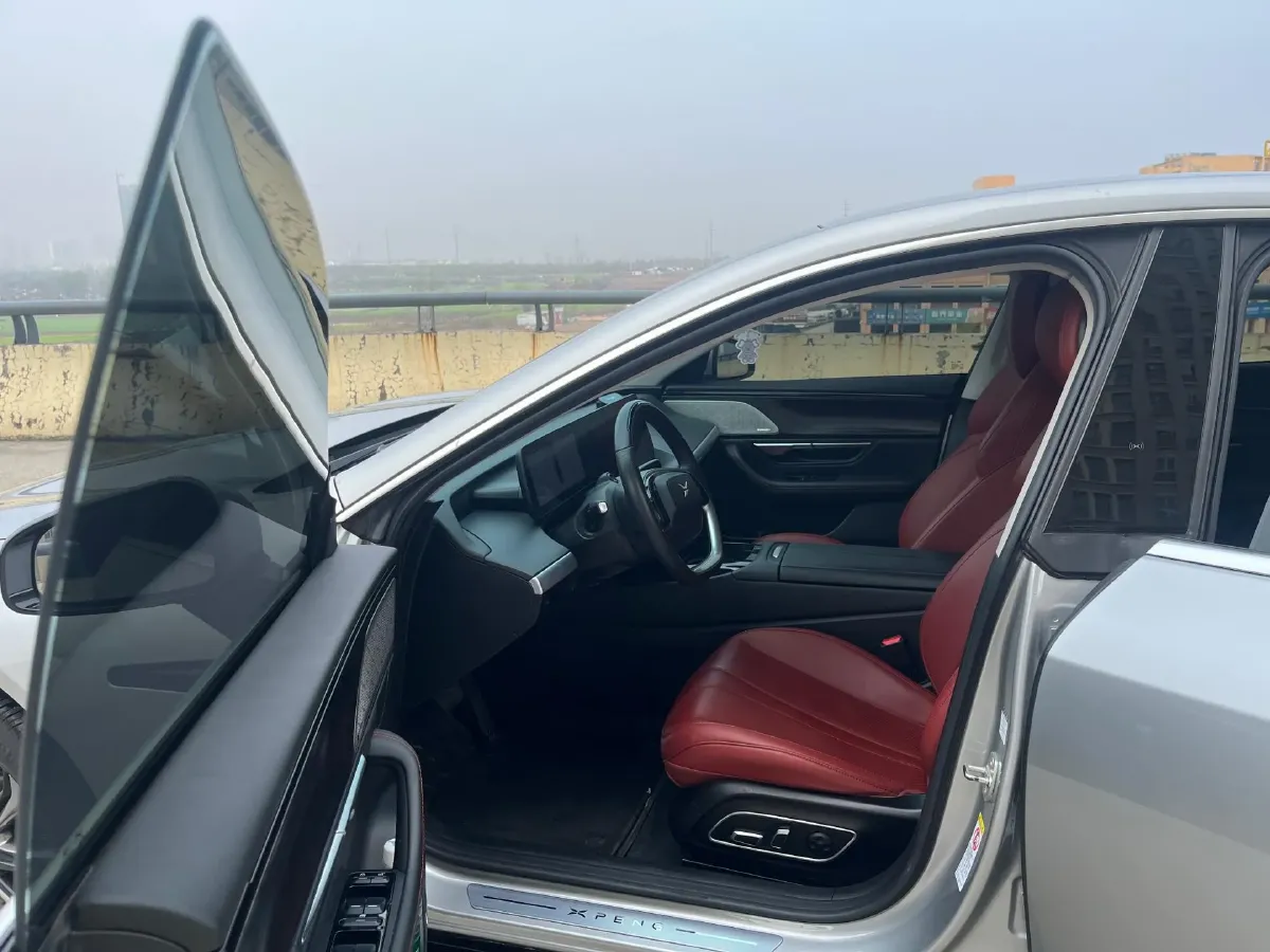 2020 DS 7 1.6T 215HP L4 8AT,autocango,china used car exporter,china ev exporter,chinese used car exporter,chinese used ev exporter