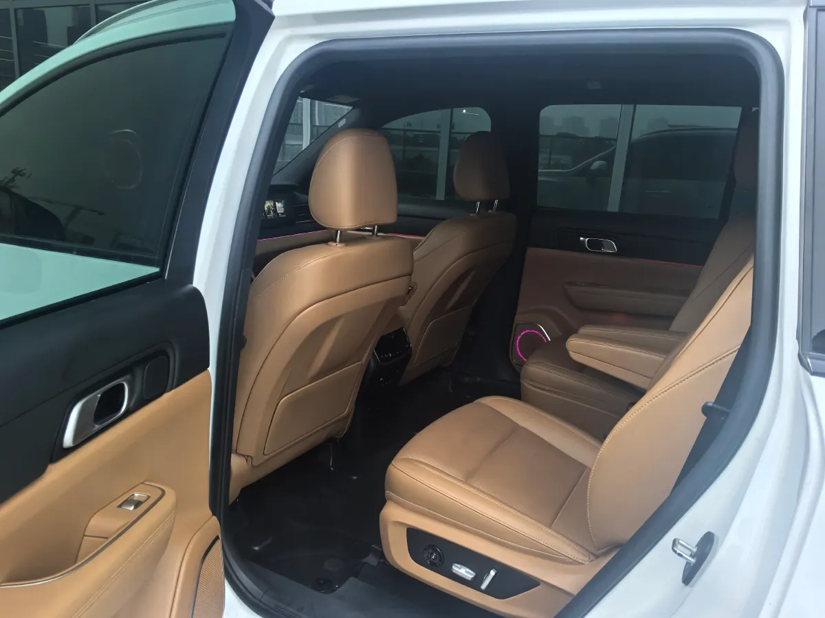 2021 Li ONE Range Extended 131HP REEV 40.5KWH,autocango,china used car exporter,china ev exporter,chinese used car exporter,chinese used ev exporter