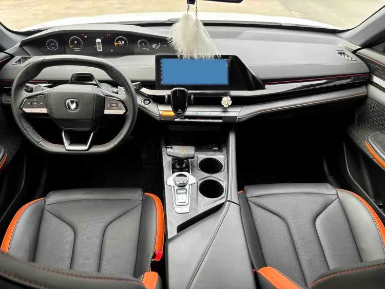 2022 ChangAn UNI-V 1.5T 188HP L4 7DCT,autocango,china used car exporter,china ev exporter,chinese used car exporter,chinese used ev exporter