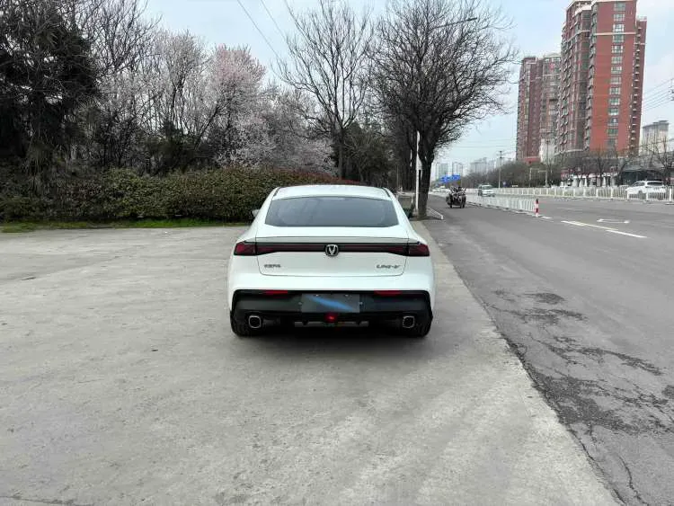 2022 ChangAn UNI-V 1.5T 188HP L4 7DCT,autocango,china used car exporter,china ev exporter,chinese used car exporter,chinese used ev exporter