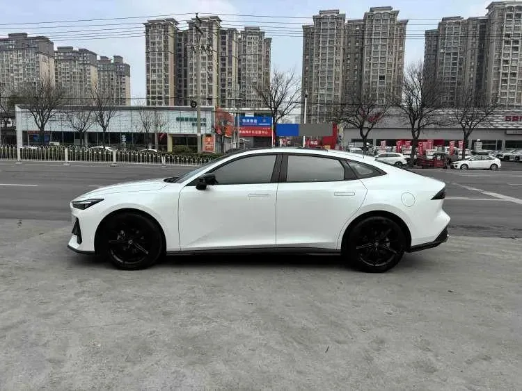 2022 ChangAn UNI-V 1.5T 188HP L4 7DCT,autocango,china used car exporter,china ev exporter,chinese used car exporter,chinese used ev exporter
