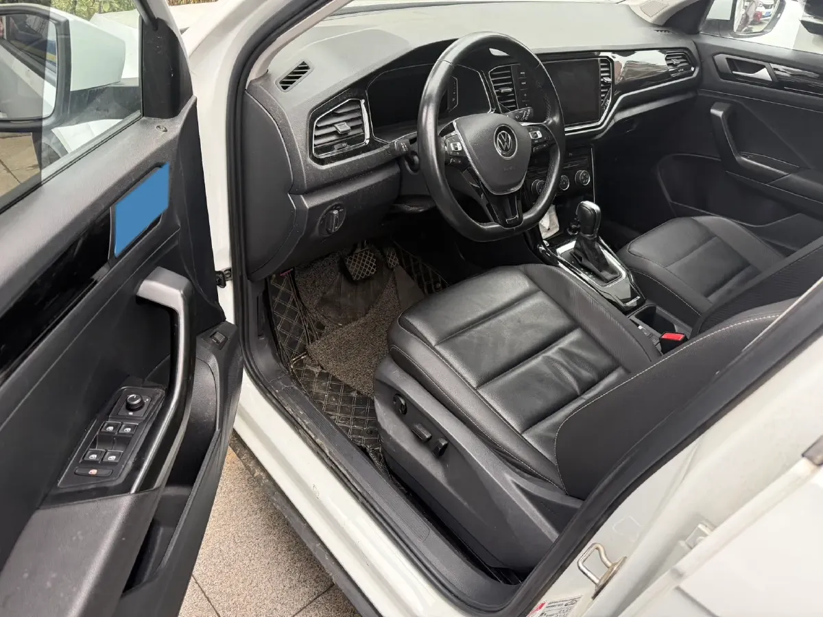 2022 Volkswagen T-Roc 1.4T 150HP L4 7DCT,autocango,china used car exporter,china ev exporter,chinese used car exporter,chinese used ev exporter