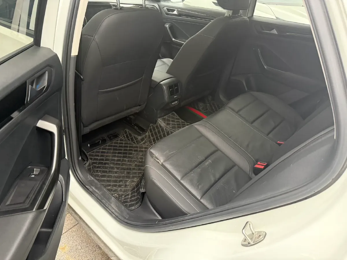 2022 Volkswagen T-Roc 1.4T 150HP L4 7DCT,autocango,china used car exporter,china ev exporter,chinese used car exporter,chinese used ev exporter