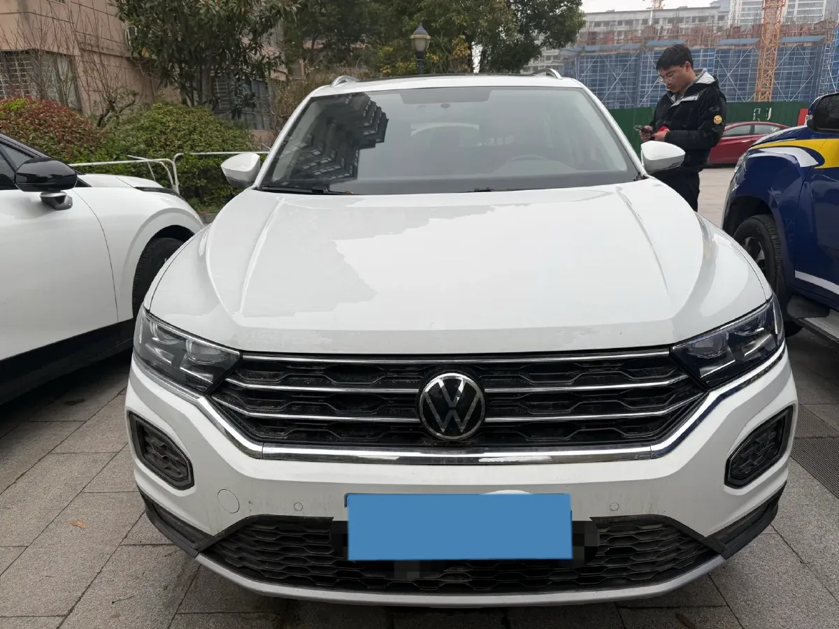 2022 Volkswagen T-Roc 1.4T 150HP L4 7DCT,autocango,china used car exporter,china ev exporter,chinese used car exporter,chinese used ev exporter