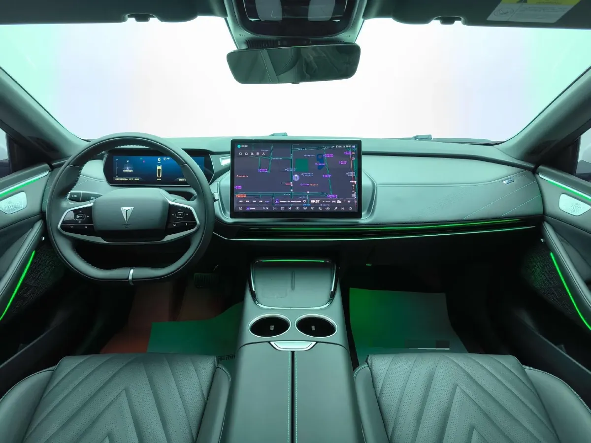 2025 ChangAn CS75 Plus 2.0T 233HP L4 8AT,autocango,china used car exporter,china ev exporter,chinese used car exporter,chinese used ev exporter