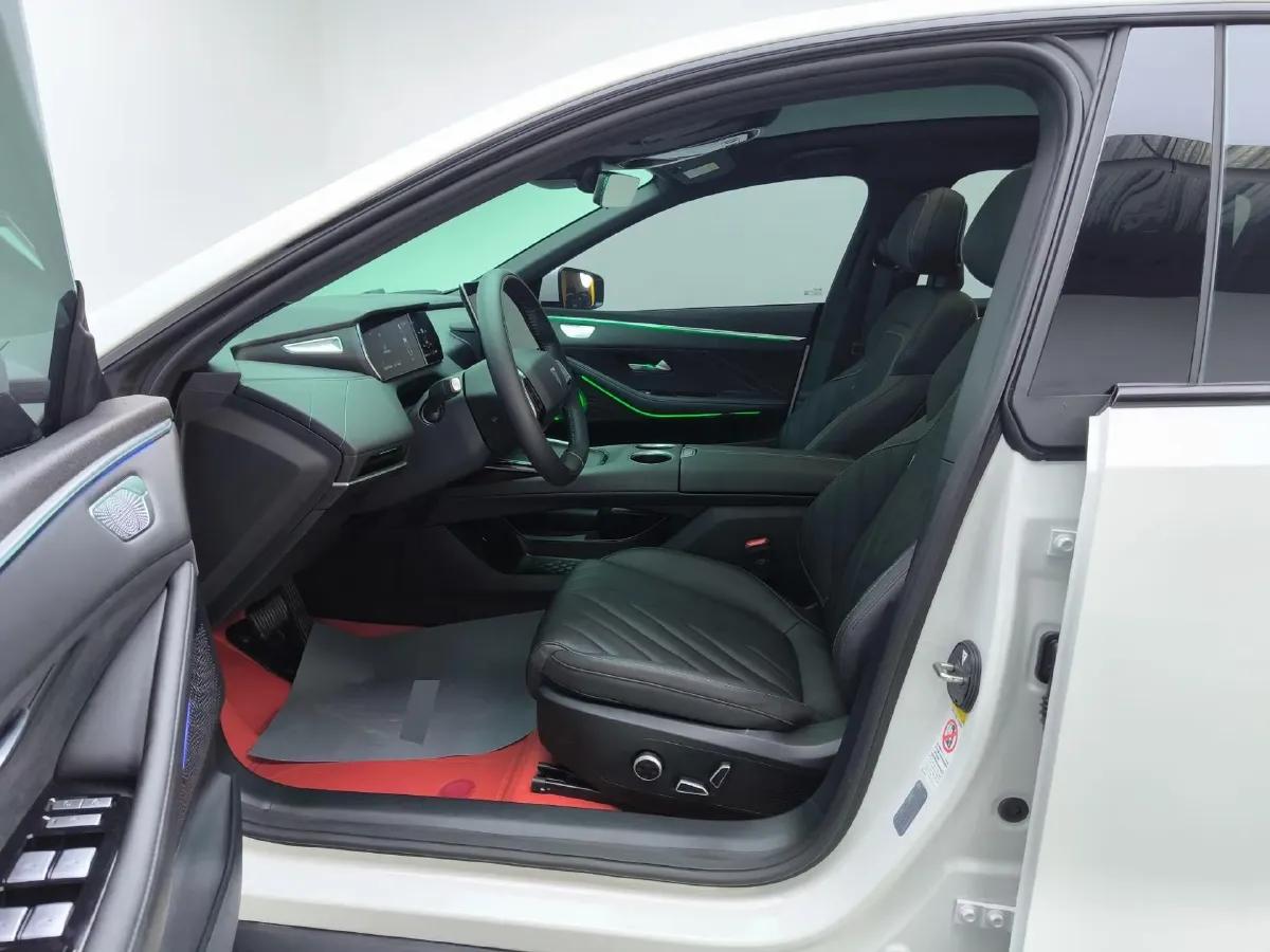 2025 ChangAn CS75 Plus 2.0T 233HP L4 8AT,autocango,china used car exporter,china ev exporter,chinese used car exporter,chinese used ev exporter