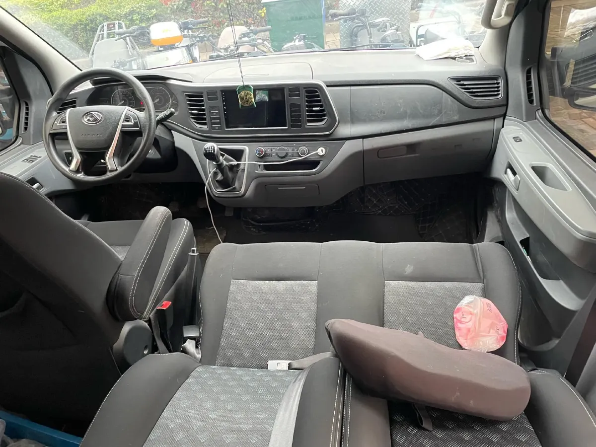 2021 MAXUS XinTu V80 2.0T 127HP L4 6MT,autocango,china used car exporter,china ev exporter,chinese used car exporter,chinese used ev exporter