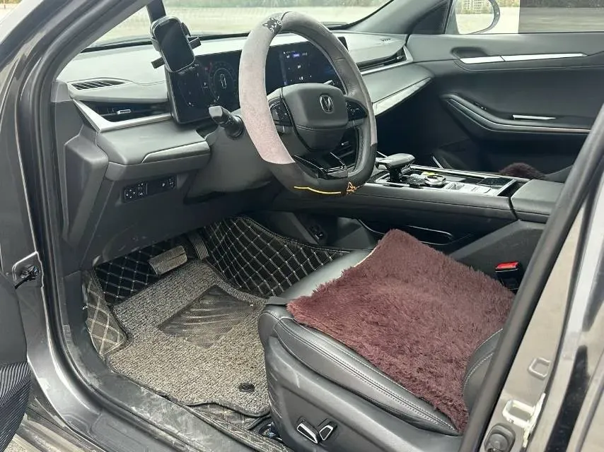 2023 ChangAn Raeton Plus 1.5T 188HP L4 7DCT,autocango,china used car exporter,china ev exporter,chinese used car exporter,chinese used ev exporter