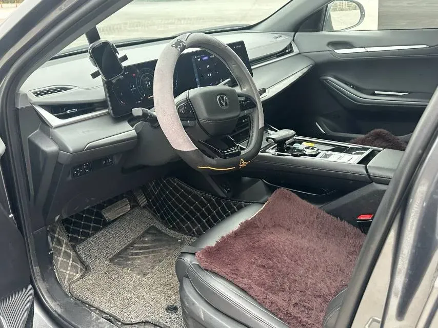 2023 ChangAn Raeton Plus 1.5T 188HP L4 7DCT,autocango,china used car exporter,china ev exporter,chinese used car exporter,chinese used ev exporter