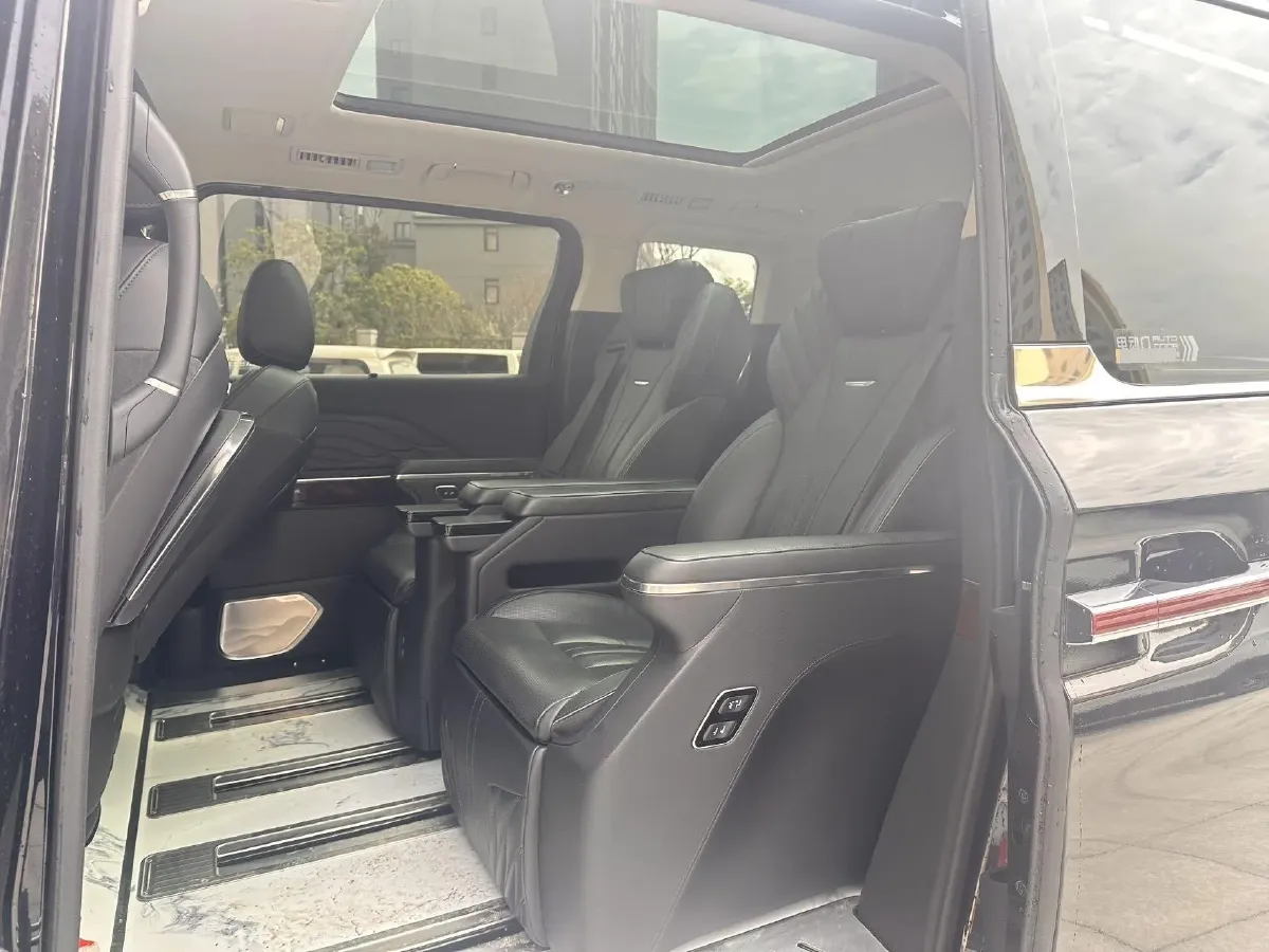 2023 HongQi HQ9 2.0T 252HP L4 8AT,autocango,china used car exporter,china ev exporter,chinese used car exporter,chinese used ev exporter