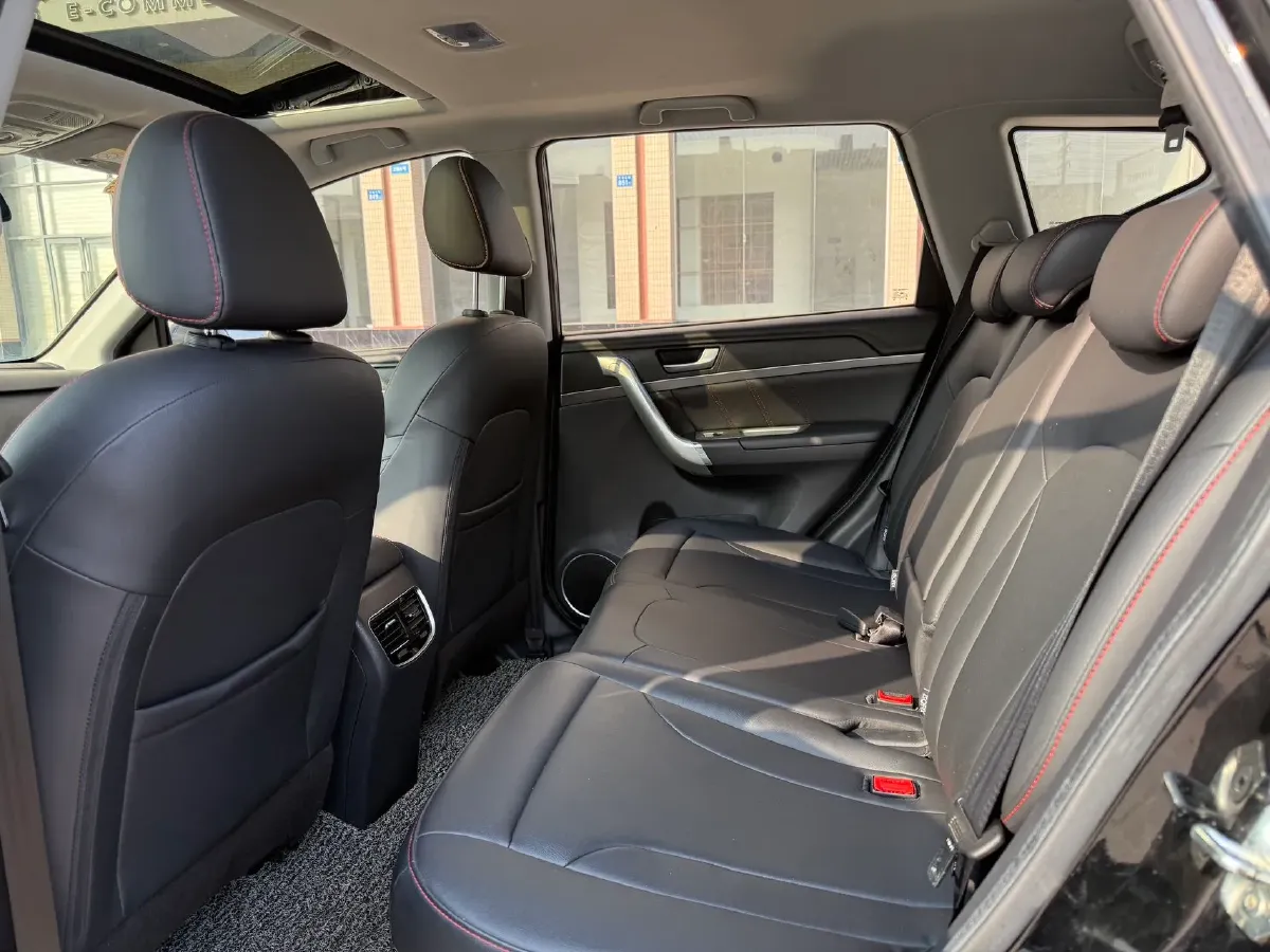 2018 Haval M6 1.5T 150HP L4 7DCT,autocango,china used car exporter,china ev exporter,chinese used car exporter,chinese used ev exporter