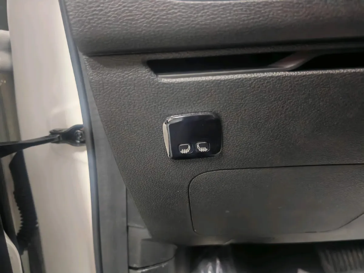 2021 Geely Coolray 1.4T 141HP L4 6DCT,autocango,china used car exporter,china ev exporter,chinese used car exporter,chinese used ev exporter